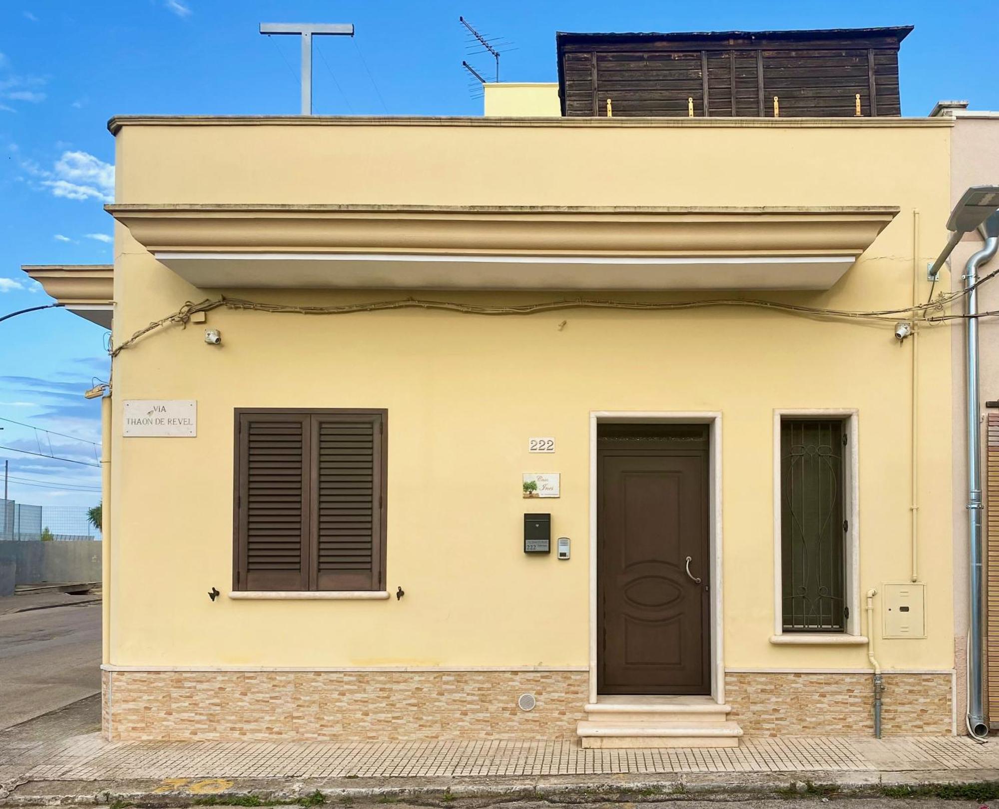 Casa Vacanze Ines Latiano Exterior foto